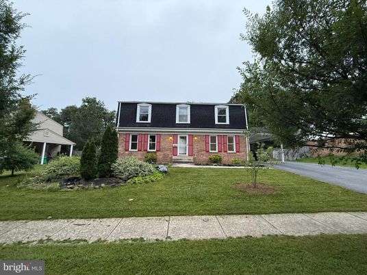 Exterior, Facade, Brick Facade, Cape Cod