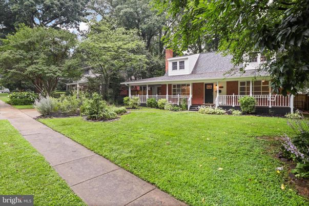 Backyard, Exterior, Facade, Cape Cod
