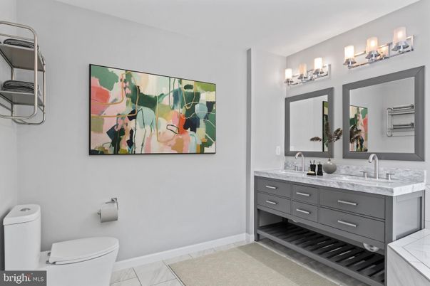 Bathroom, Dual Sink Vanities, Interior