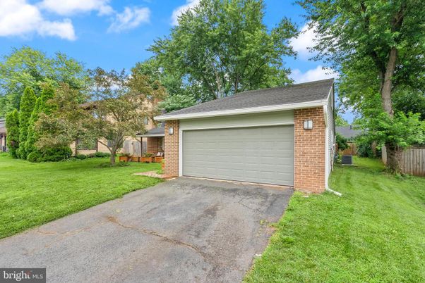 Backyard, Detached Garage, Exterior