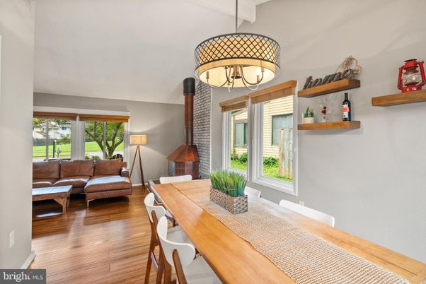 Chandelier, Dining room, Interior, Living room, Pendant Lights, Wood Texture Flooring