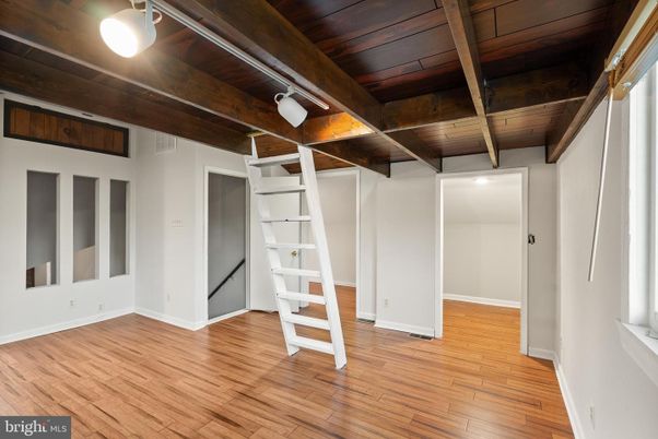 Empty room, Interior, Wooden Beams, Wooden Ceilings, Wood Texture Flooring