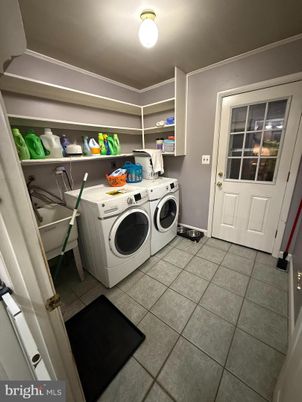 Interior, Washer