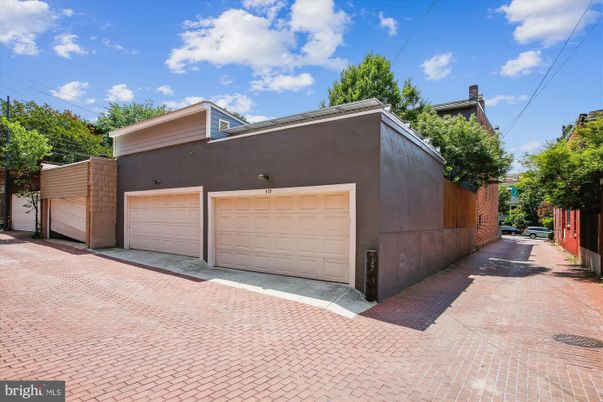 Detached Garage, Exterior