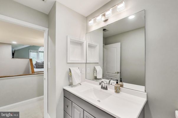 Bathroom, Interior, Recessed Lighting