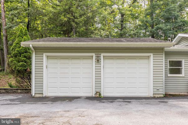 Detached Garage, Exterior