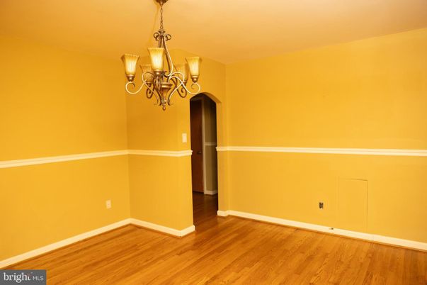 Chandelier, Empty room, Interior, Wood Texture Flooring
