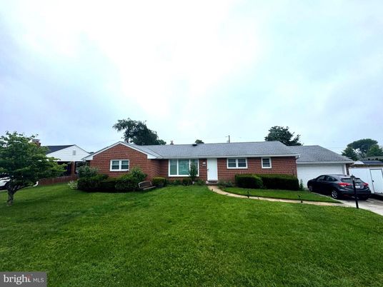 Attached, Exterior, Facade, Brick Facade, Ranch