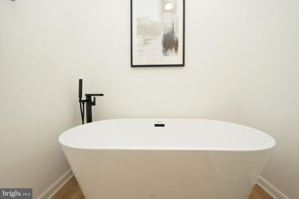 Bathroom, Free Standing Baths, Interior