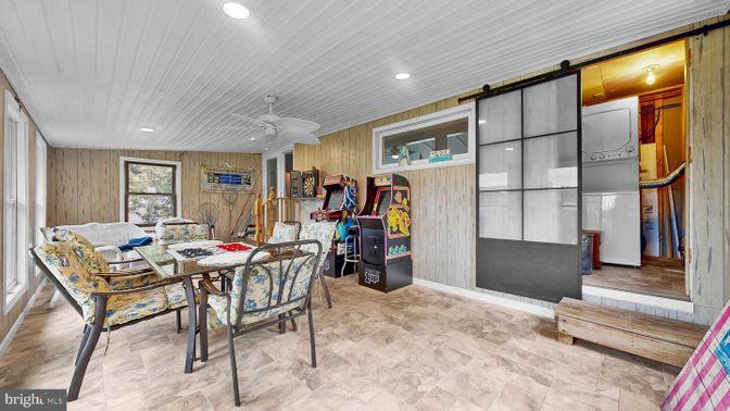 Dining room, Interior, Recessed Lighting