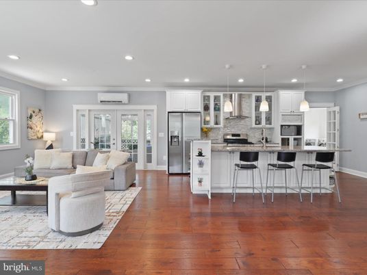 Interior, Kitchen, Living room, Pendant Lights, Recessed Lighting, Stainless Steel Appliances, Wood Texture Flooring