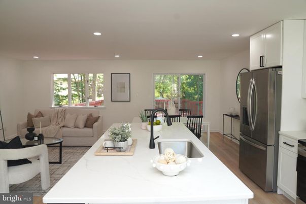 Dining room, Interior, Kitchen, Living room, Recessed Lighting, Wood Texture Flooring