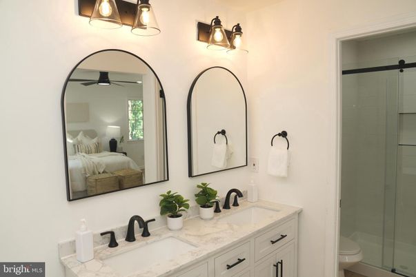 Bathroom, Bedroom, Dual Sink Vanities, Glass Shower, Interior