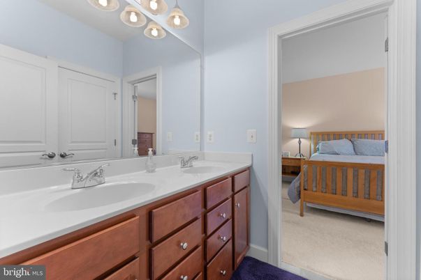 Bathroom, Bedroom, Dual Sink Vanities, Interior