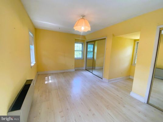 Empty room, Interior, Pendant Lights, Wood Texture Flooring