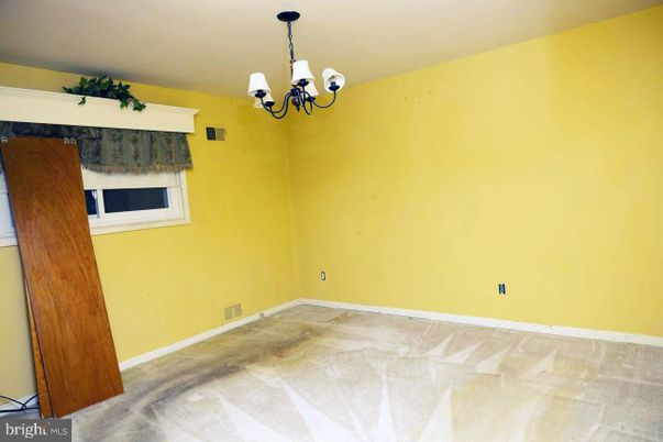 Chandelier, Empty room, Interior