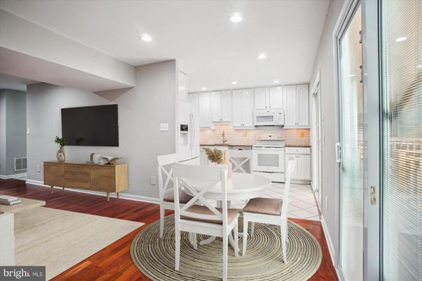 Dining room, Interior, Kitchen, Recessed Lighting, Wood Texture Flooring