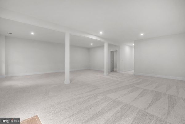 Empty room, Interior, Recessed Lighting