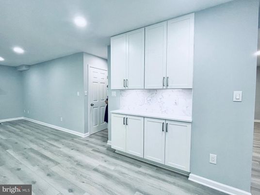 Interior, Kitchen, Marble Walls, Recessed Lighting, Wood Texture Flooring