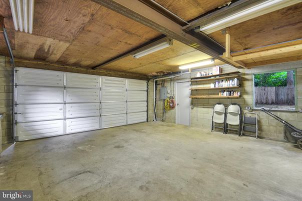 Garage, Interior