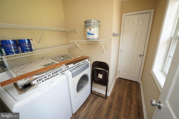 Interior, Washer, Wood Texture Flooring