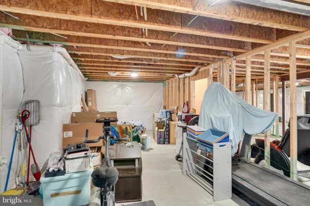 Fitness Equipment, Interior, Wooden Beams