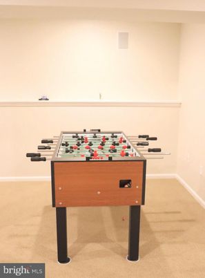 Game Room, Interior