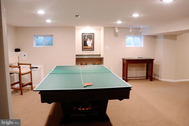 Game Room, Interior, Recessed Lighting