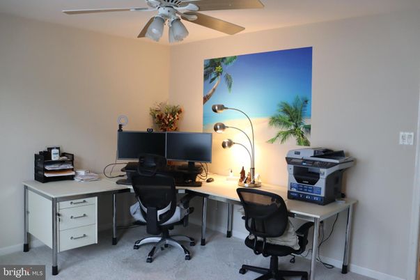 Home Office, Interior