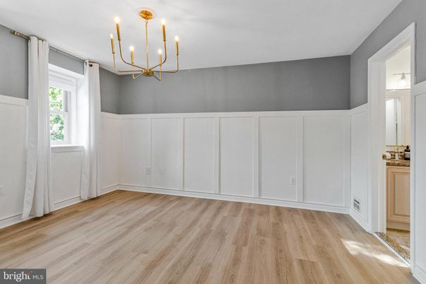 Chandelier, Empty room, Interior, Wood Texture Flooring