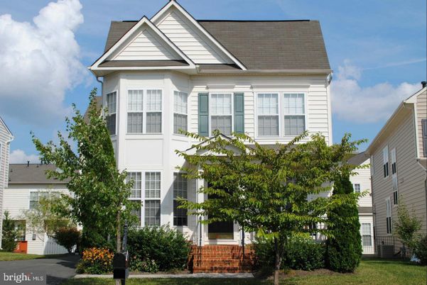 Exterior, Facade, Queen Anne Victorian