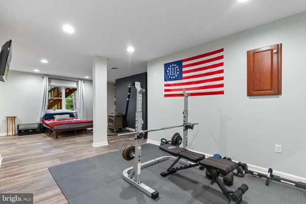 Fitness Equipment, Interior, Recessed Lighting, Wood Texture Flooring