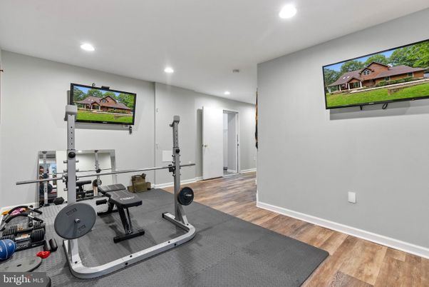 Fitness Equipment, Interior, Recessed Lighting, Wood Texture Flooring