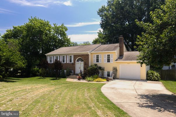 Attached, Exterior, Facade, Brick Facade, Cape Cod