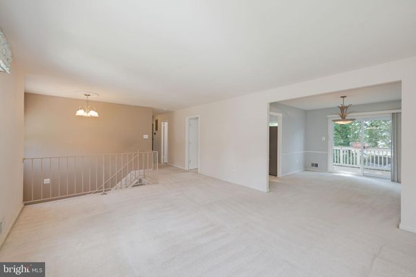 Empty room, Interior, Pendant Lights
