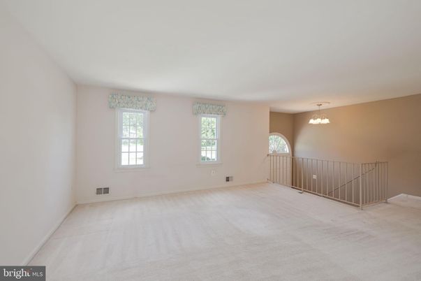 Chandelier, Empty room, Interior