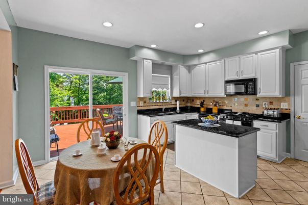 Dining room, Interior, Kitchen, Recessed Lighting