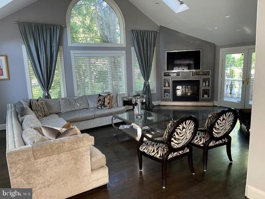 Dining room, Interior, Living room, Recessed Lighting, Wood Texture Flooring