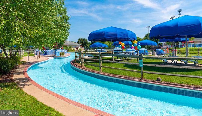 Exterior, Playground, Pool