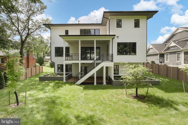 Backyard, Exterior, Facade, American Foursquare