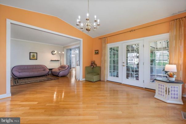 Chandelier, Interior, Wood Texture Flooring