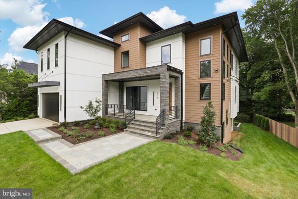 Attached, Exterior, Facade, Modern