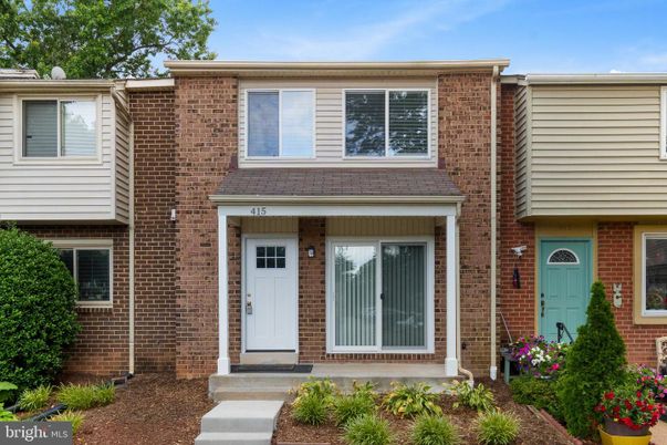 Exterior, Facade, Brick Facade, Rowhouse
