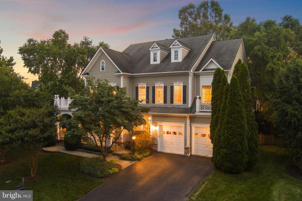 Attached, Exterior, Facade, Farmhouse
