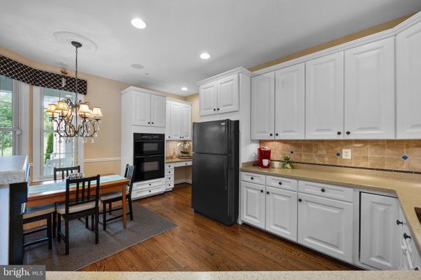 Chandelier, Dining room, Interior, Kitchen, Recessed Lighting, Wood Texture Flooring