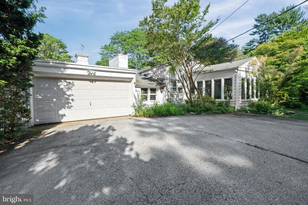 Detached Garage, Exterior
