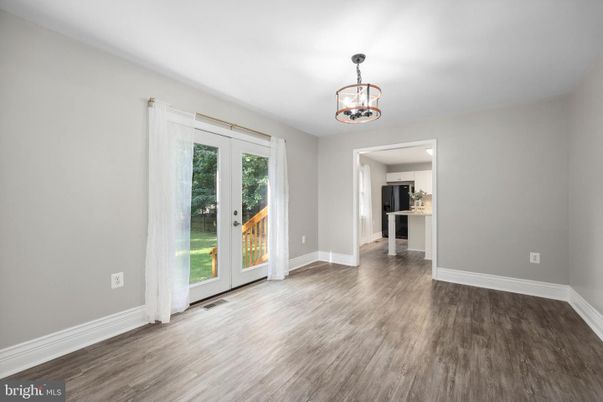 Chandelier, Empty room, Interior, Wood Texture Flooring