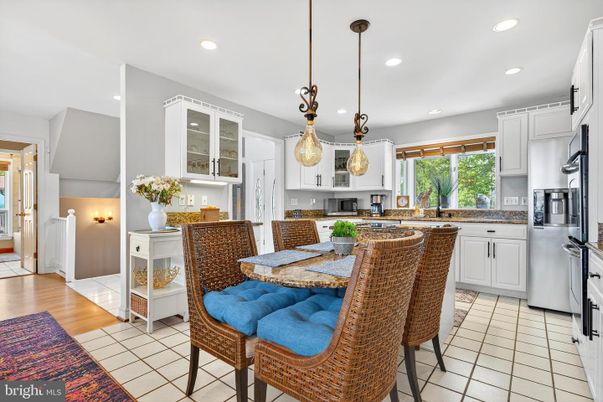 Dining room, Interior, Kitchen, Pendant Lights, Recessed Lighting, Wood Texture Flooring