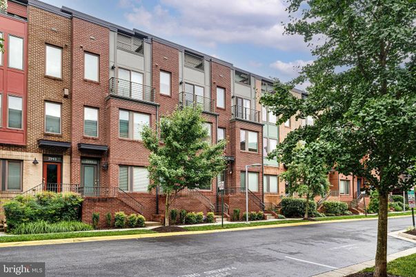 Exterior, Facade, Brick Facade, Rowhouse