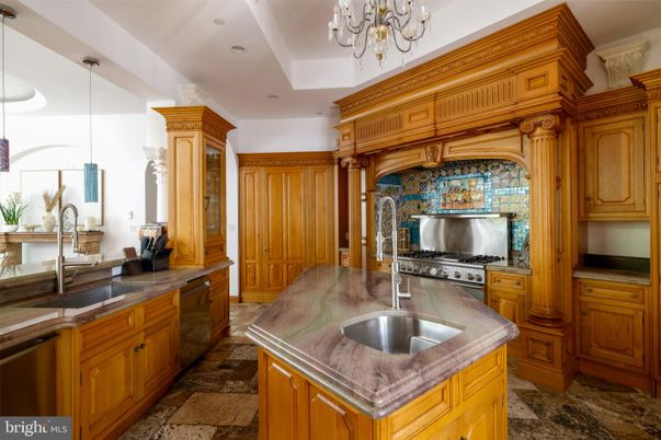 Chandelier, Interior, Kitchen, Recessed Lighting, Stainless Steel Appliances